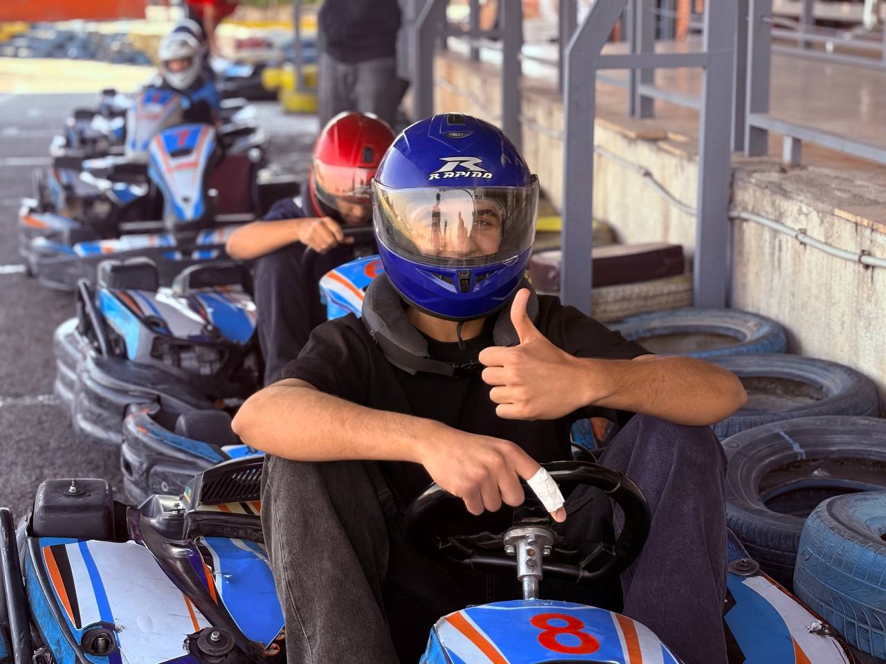 دانش آموزان دوره دوم دبیرستان به کارتینگ و پینت بال آزادی رفتند