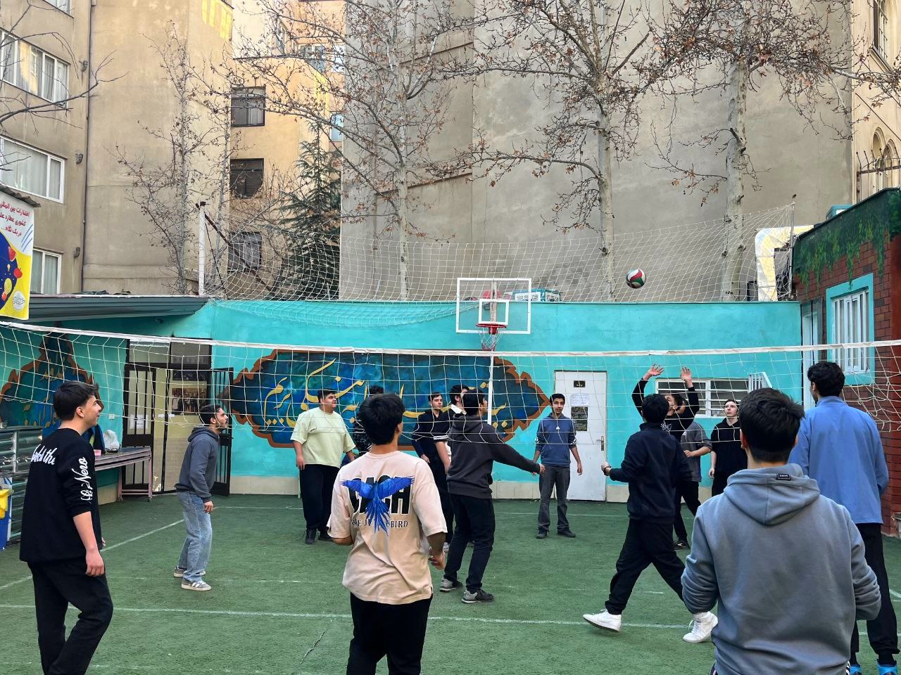 اردوی یک روز خوش در مدرسه ویژه دبیرستان دوره دوم عطارد