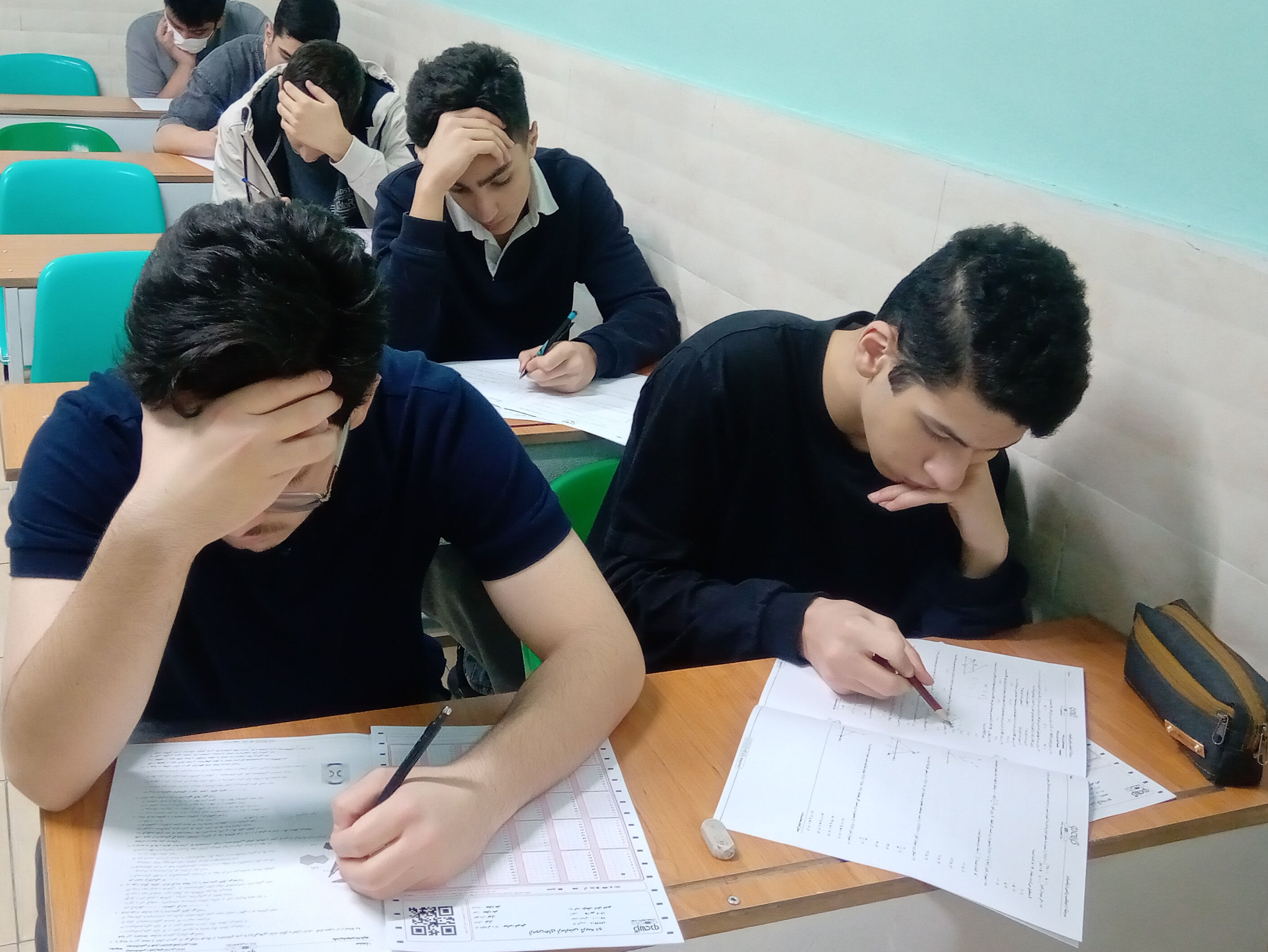 اولین آزمون آزمایشی ویژه داوطلبان کنکور سراسری برگزار گردید.