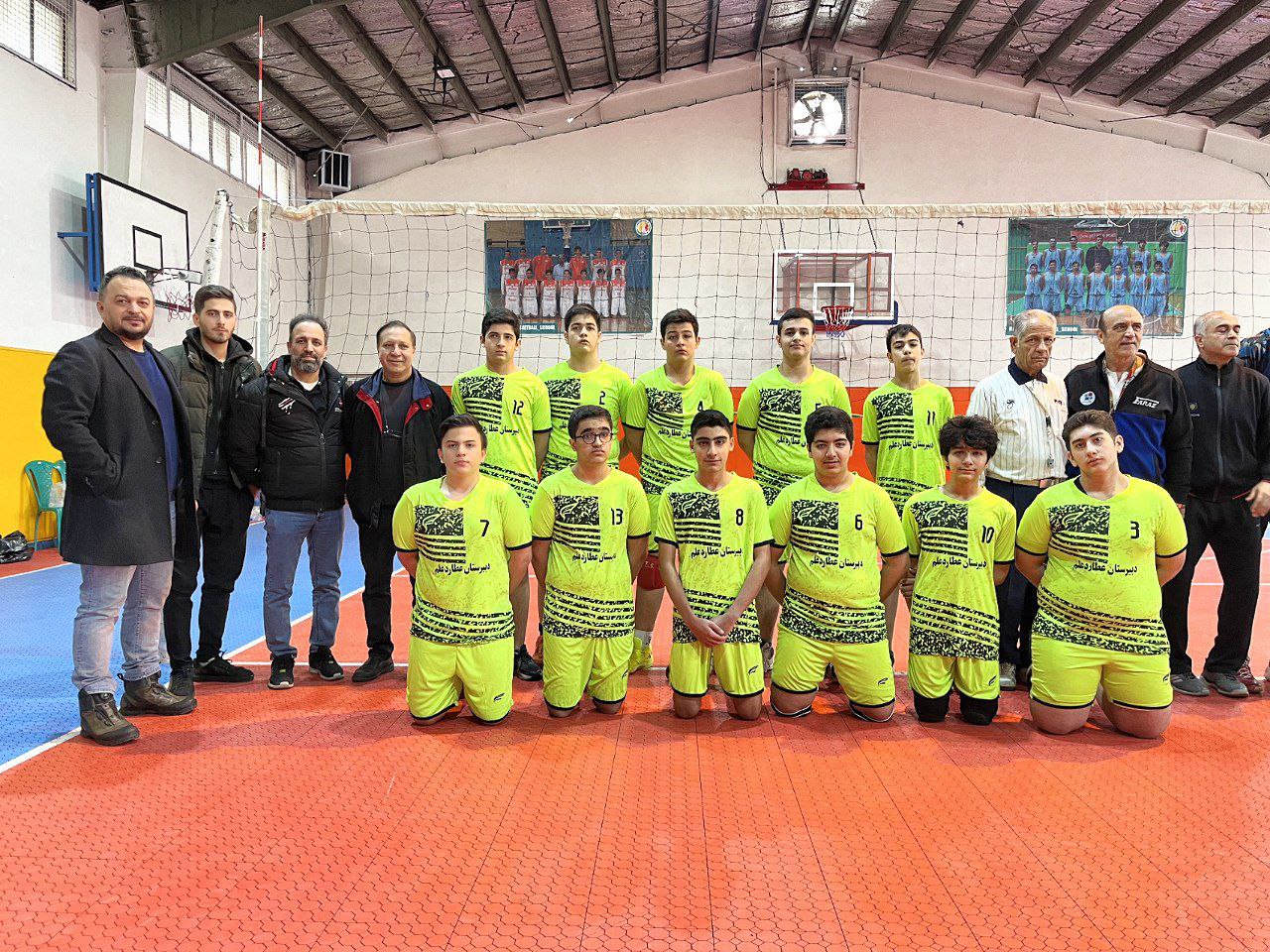 آموزش تخصصی والیبال و هندبال در دبیرستان عطارد