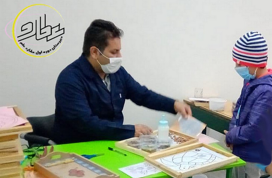 نحوه برگزاری کلاس کارگاه هنرهای دستی دبیرستان عطارد علم