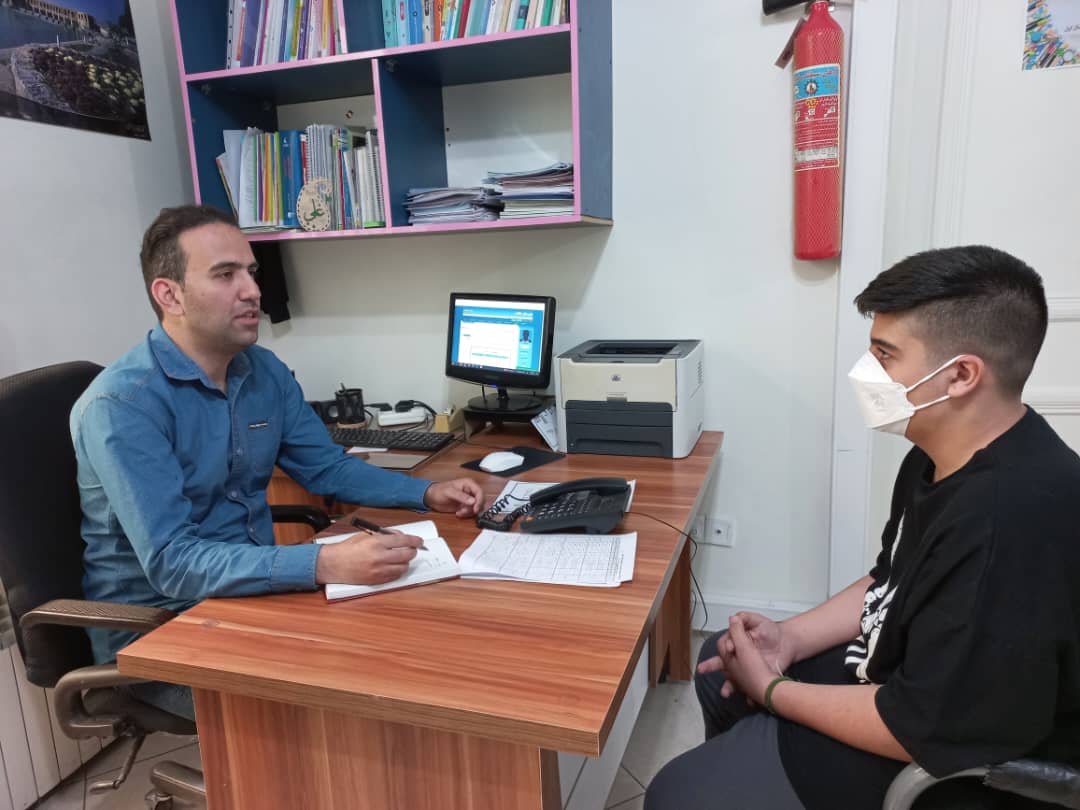 جلسه مشاوره با دوره اولی های دبیرستان عطارد