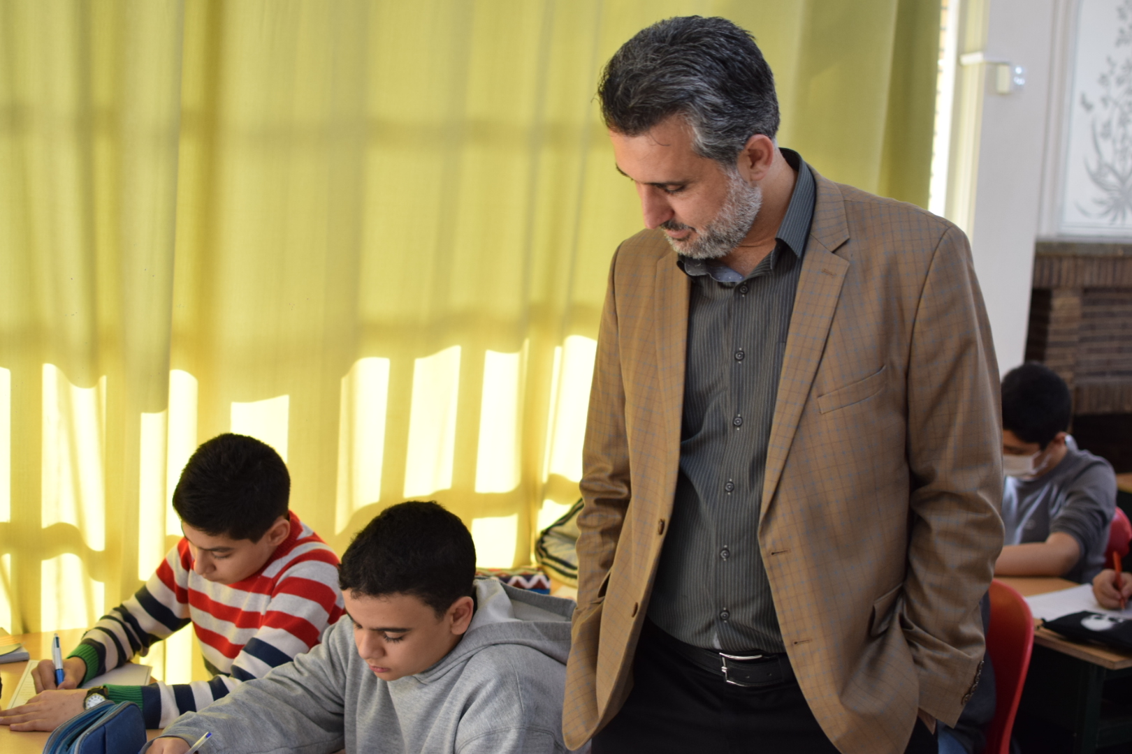 بدون تعارف با آقای مدیر!