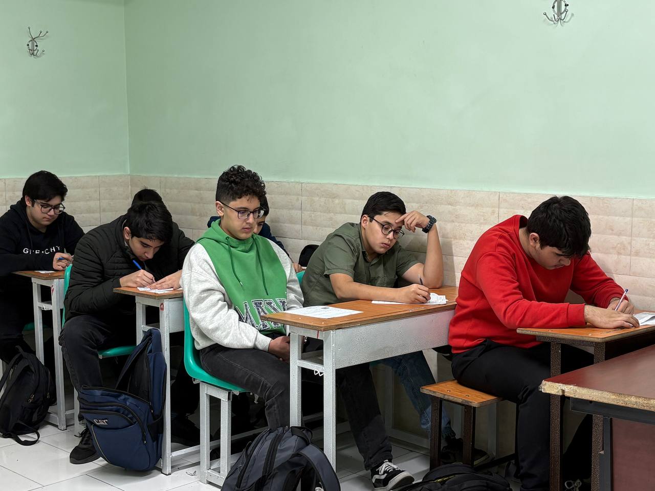 برگزاری آزمون های میان نوبت دبیرستان دوره اول عطارد علم