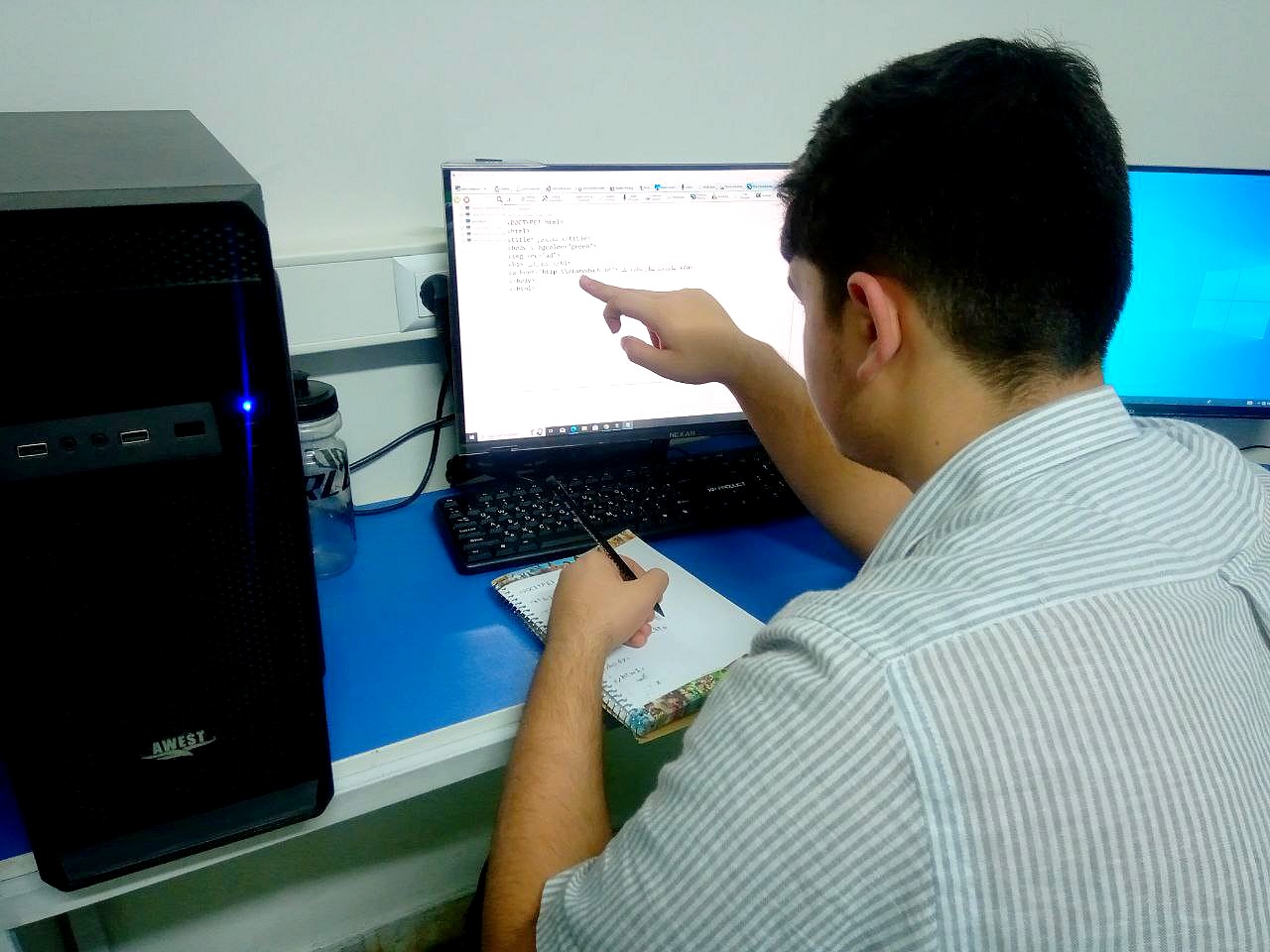 سواد دیجیتال در برنامه درسی دبیرستان عطارد