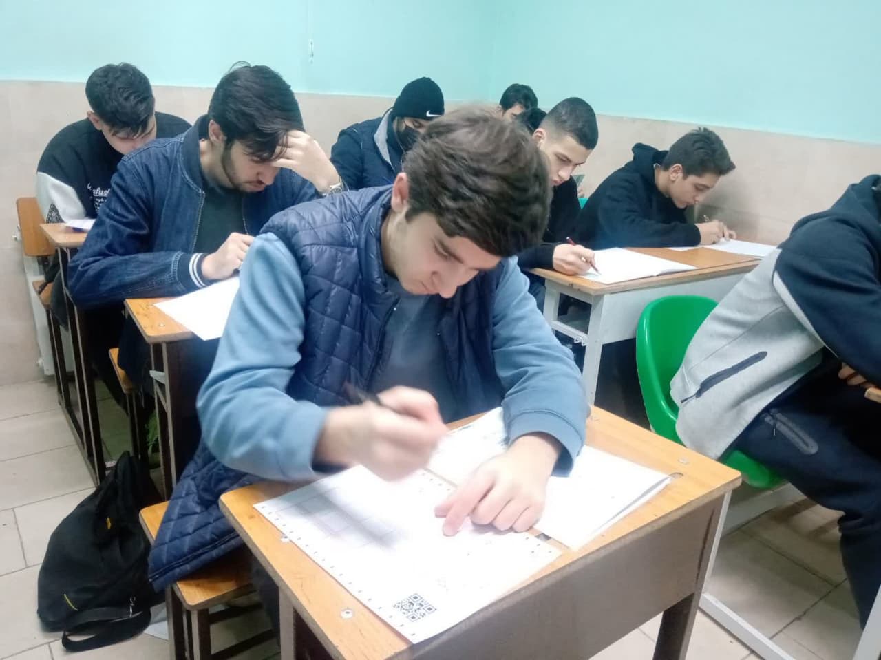 دانش آموزان در دبیرستان عطارد علم برای موفقیت برنامه دارند